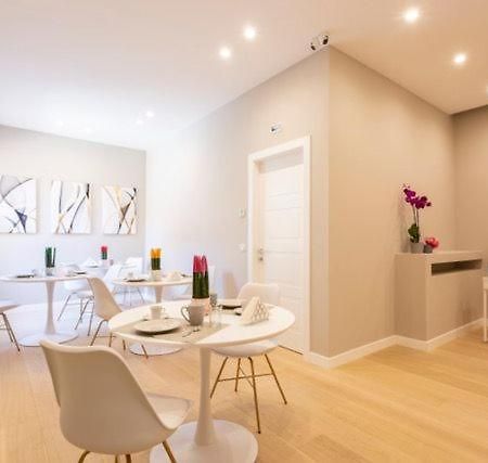 Casa Ilaria Aparthotel เนเปิลส์ ภายนอก รูปภาพ