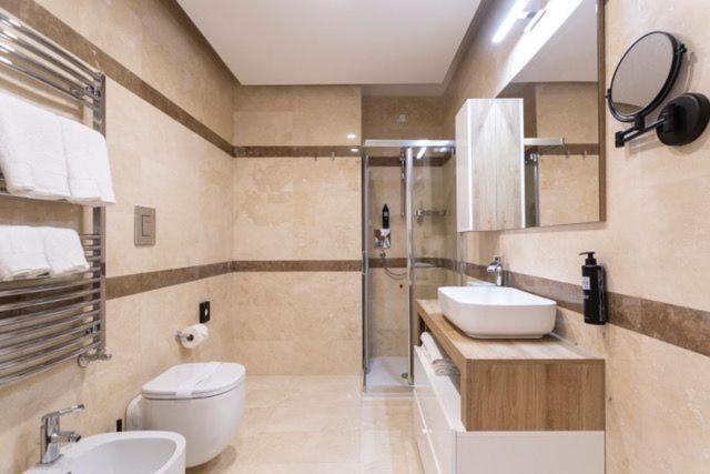 Casa Ilaria Aparthotel เนเปิลส์ ภายนอก รูปภาพ