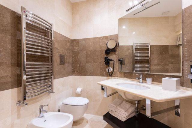 Casa Ilaria Aparthotel เนเปิลส์ ภายนอก รูปภาพ